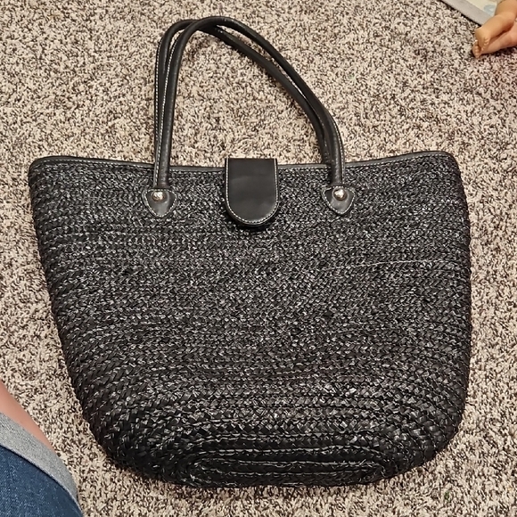 Handbags - Elegant Black Woven Shoulder Bag